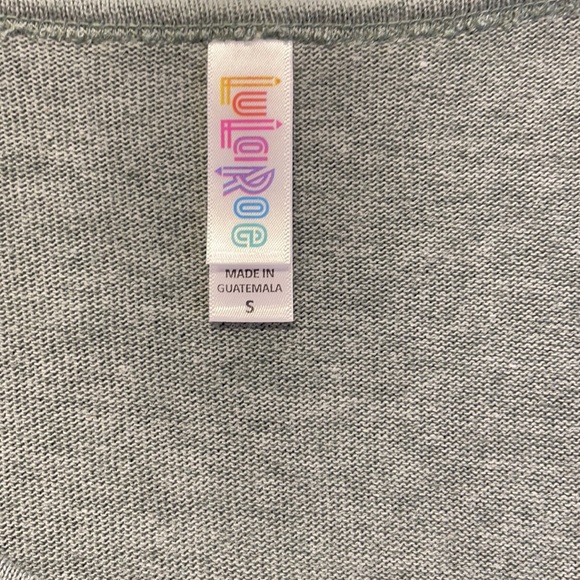 LuLaRoe New Small Solid Green Classic T Shirt NWT - Picture 4 of 8